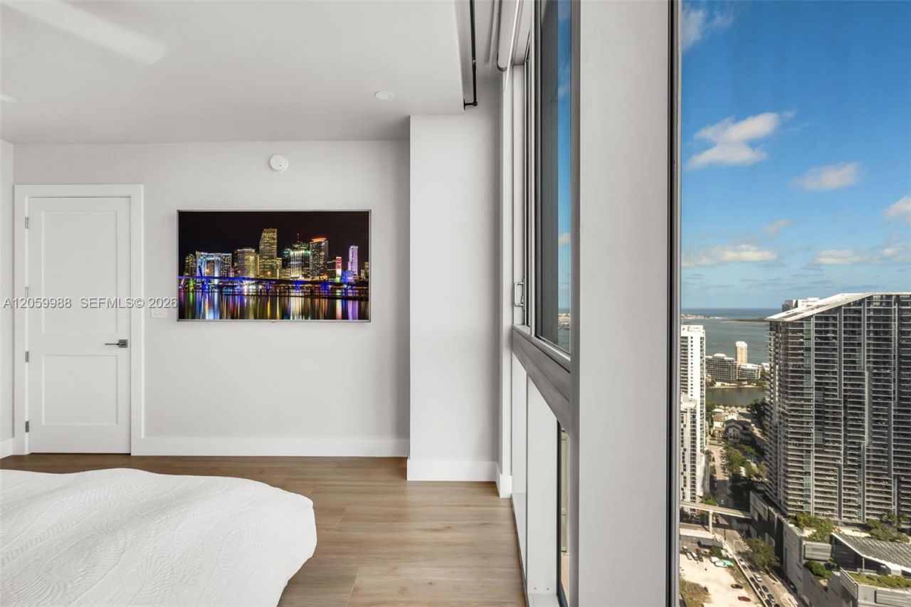 92 SW 3rd St , Unit 5204, Miami, FL 33130 Photo