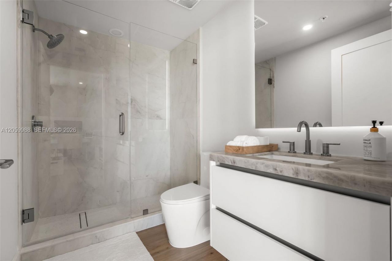 92 SW 3rd St , Unit 5204, Miami, FL 33130 Photo