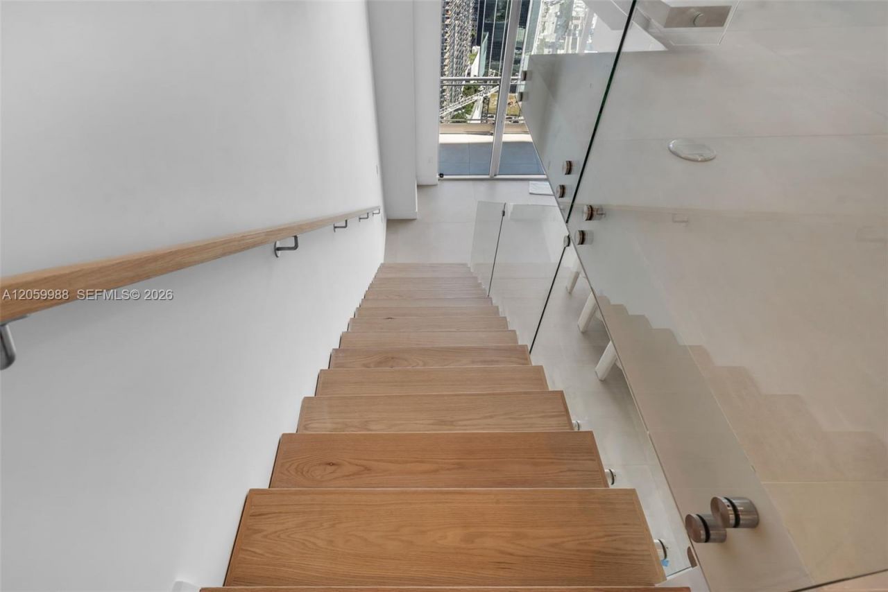 92 SW 3rd St , Unit 5204, Miami, FL 33130 Photo