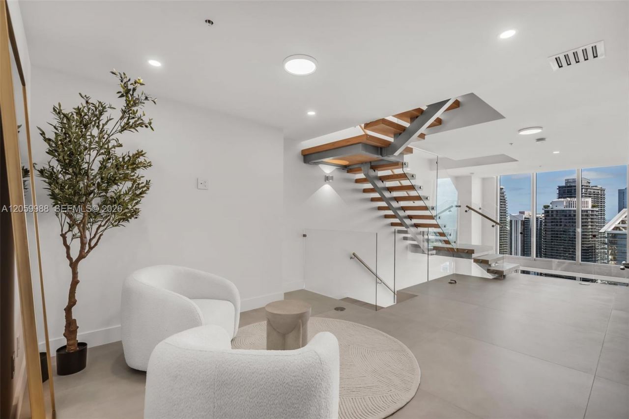 92 SW 3rd St , Unit 5204, Miami, FL 33130 Photo