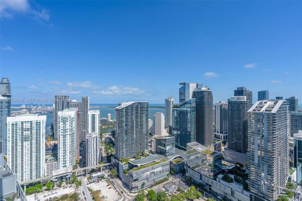 92 SW 3rd St , Unit 5204, Miami, FL 33130 Photo