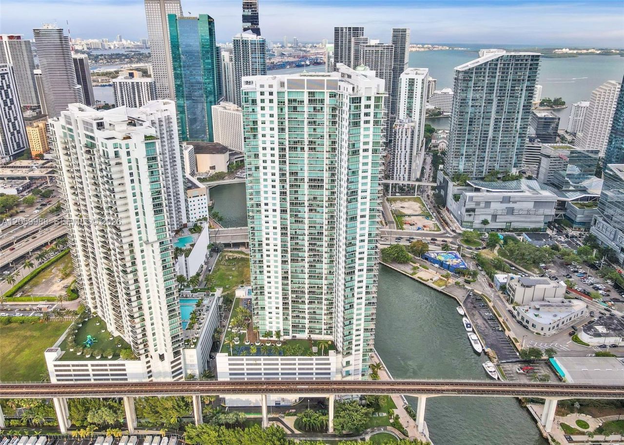92 SW 3rd St , Unit 5204, Miami, FL 33130 Photo