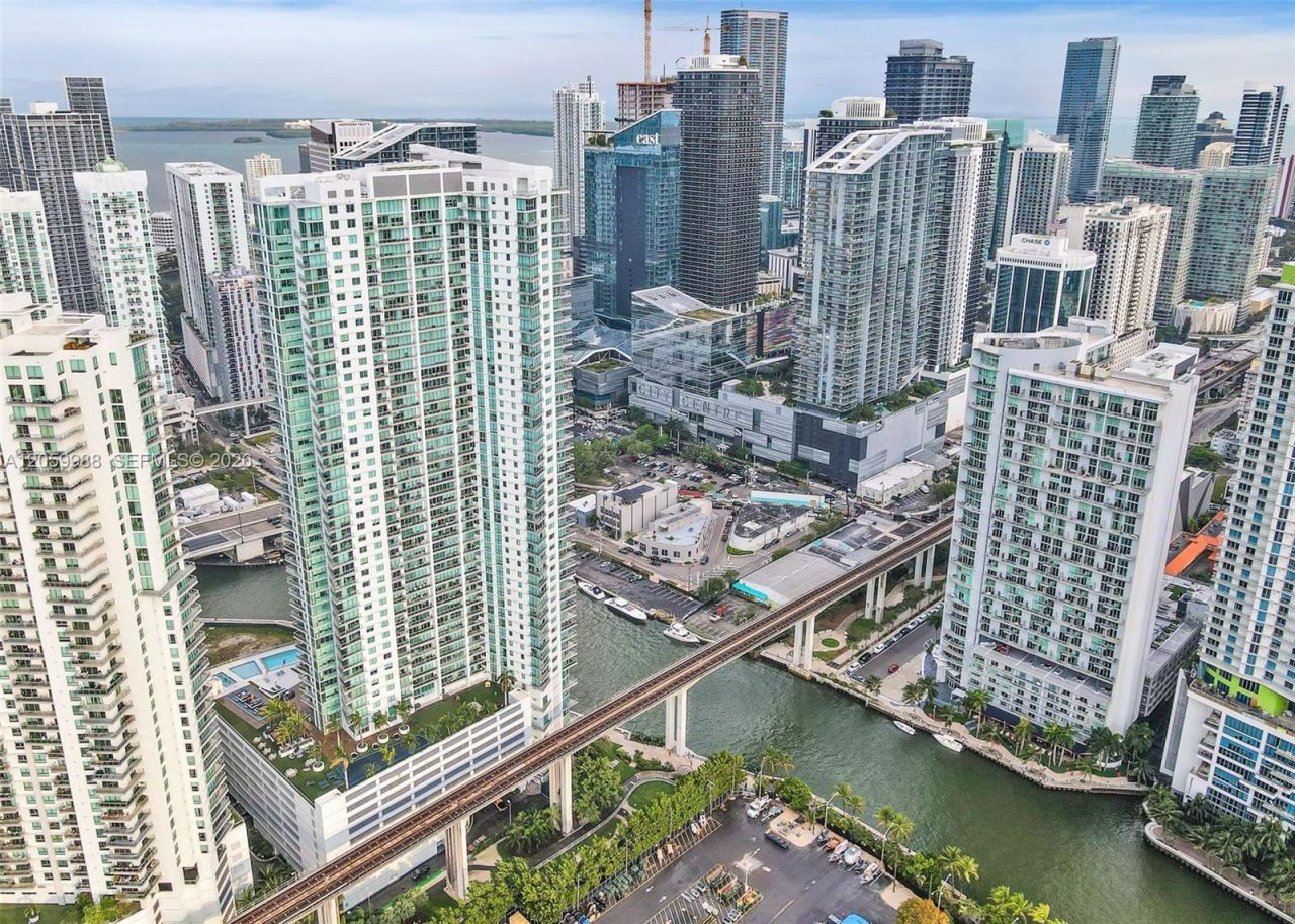 92 SW 3rd St , Unit 5204, Miami, FL 33130 Photo