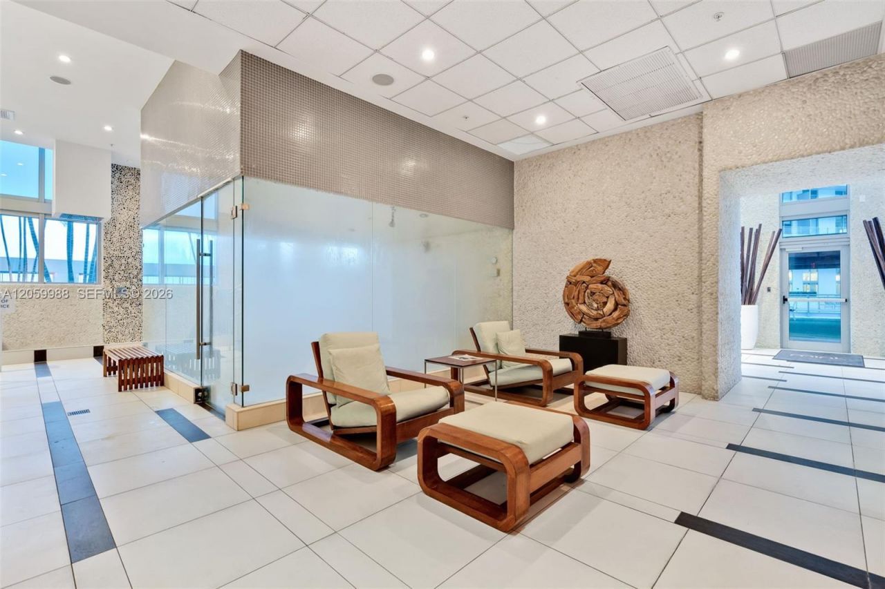 92 SW 3rd St , Unit 5204, Miami, FL 33130 Photo