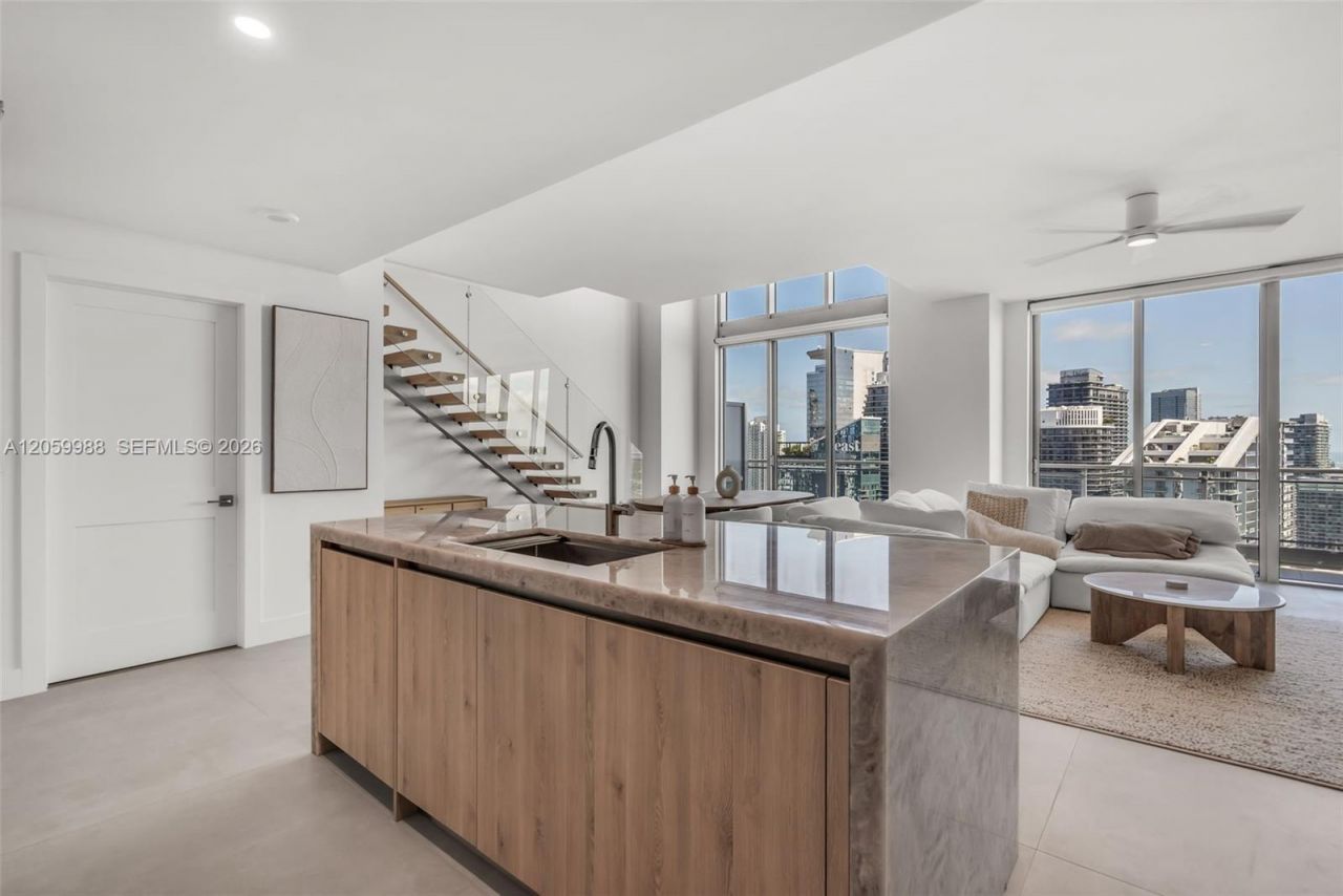 92 SW 3rd St , Unit 5204, Miami, FL 33130 Photo
