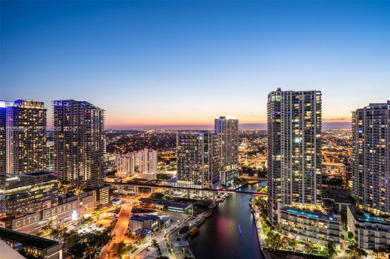 92 SW 3rd St , Unit 5204, Miami, FL 33130 Photo