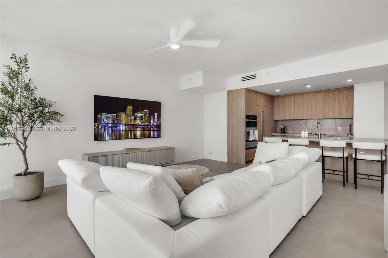 92 SW 3rd St , Unit 5204, Miami, FL 33130 Photo