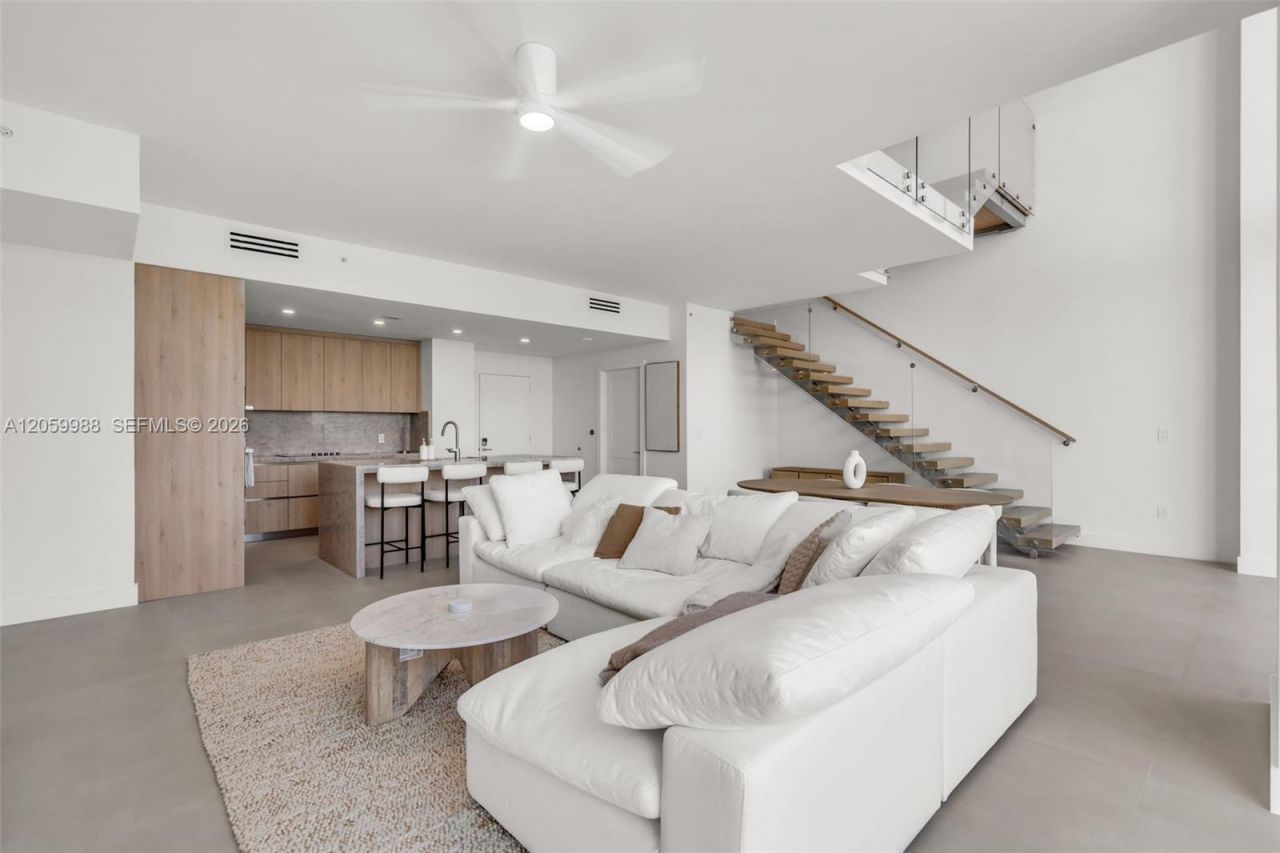 92 SW 3rd St , Unit 5204, Miami, FL 33130 Photo