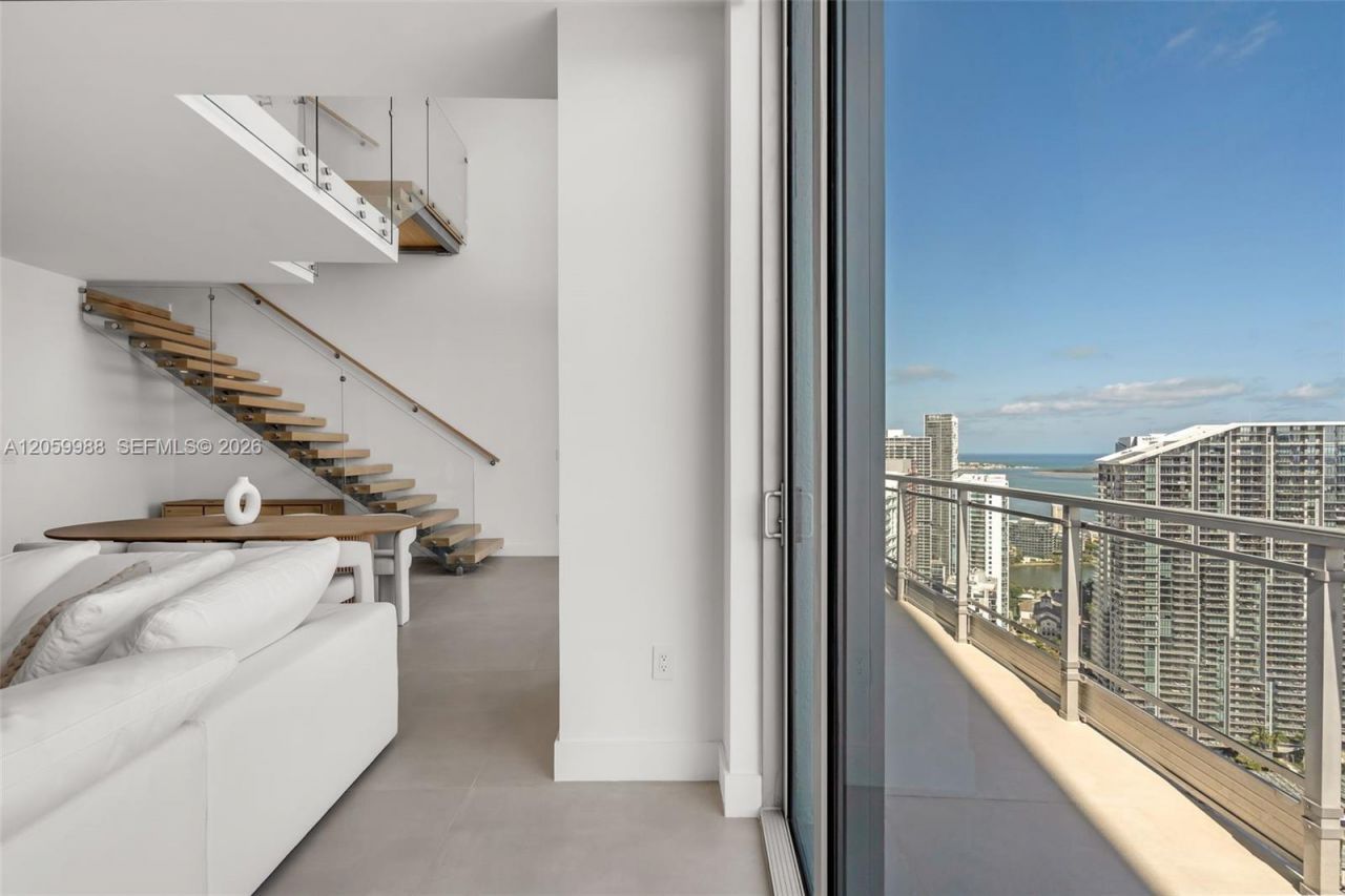 92 SW 3rd St , Unit 5204, Miami, FL 33130 Photo