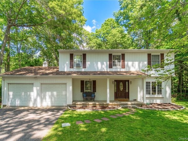 1540 Laurelwood Drive, Laurel, NY 11948