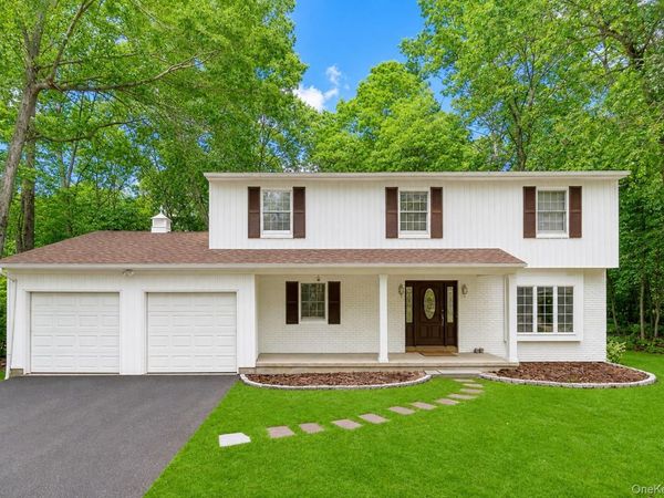 1540 Laurelwood Drive, Laurel, NY 11948