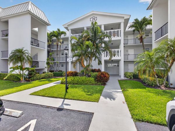 29 COLONIAL CLUB Drive, Unit 202, Boynton Beach, FL 33435