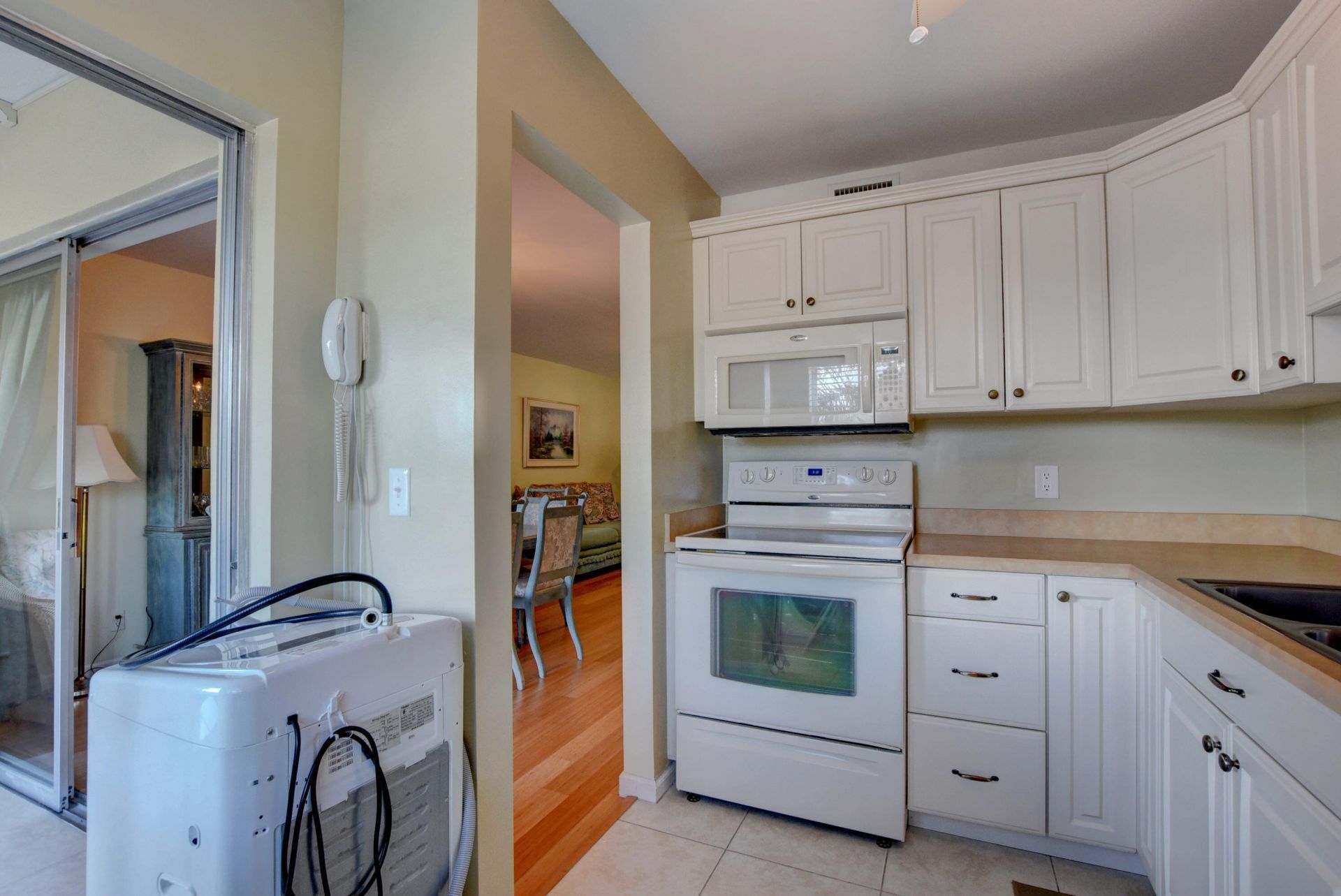29 Colonial Club Drive, Unit 202, Boynton Beach, FL 33435 Photo