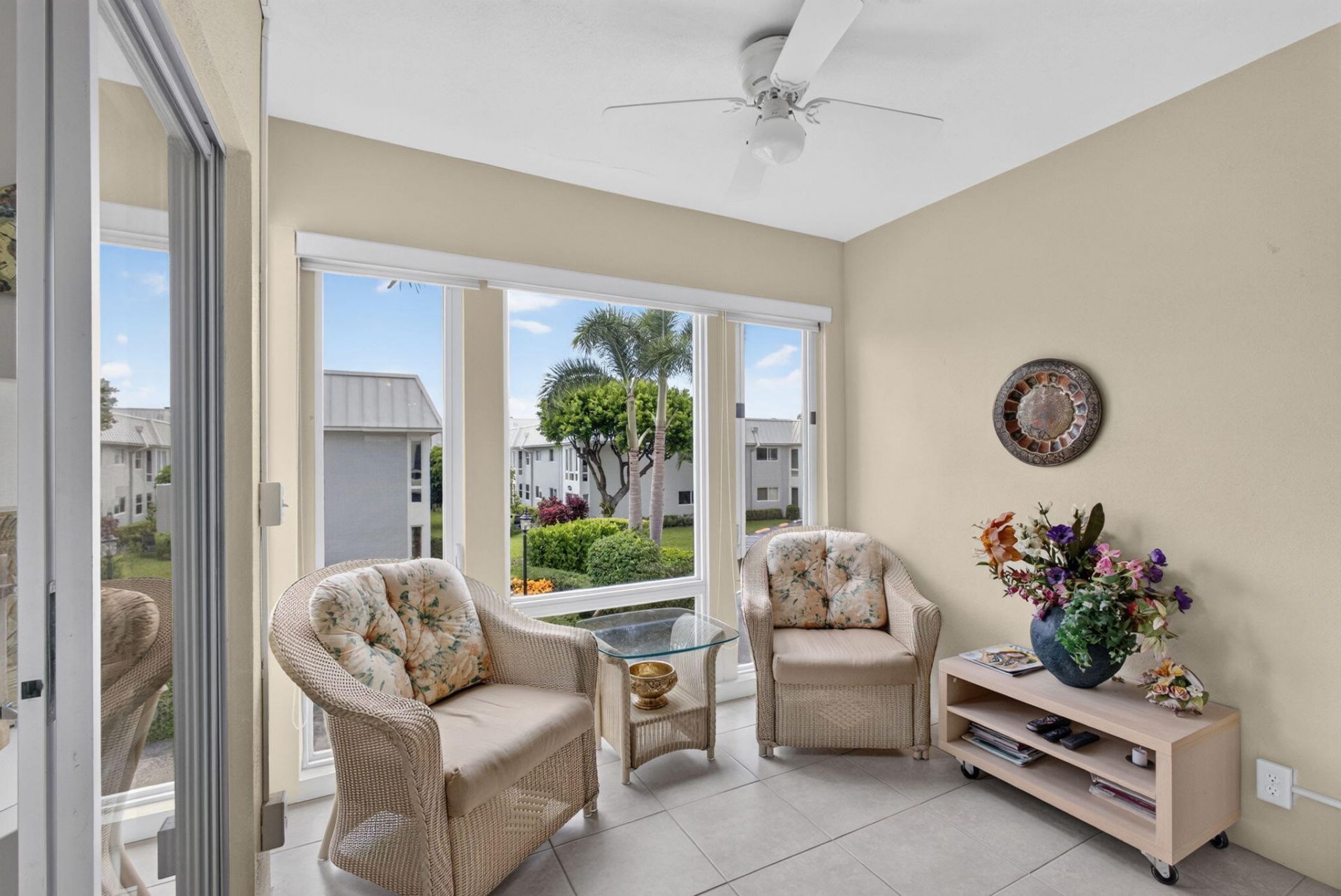 29 Colonial Club Drive, Unit 202, Boynton Beach, FL 33435 Photo