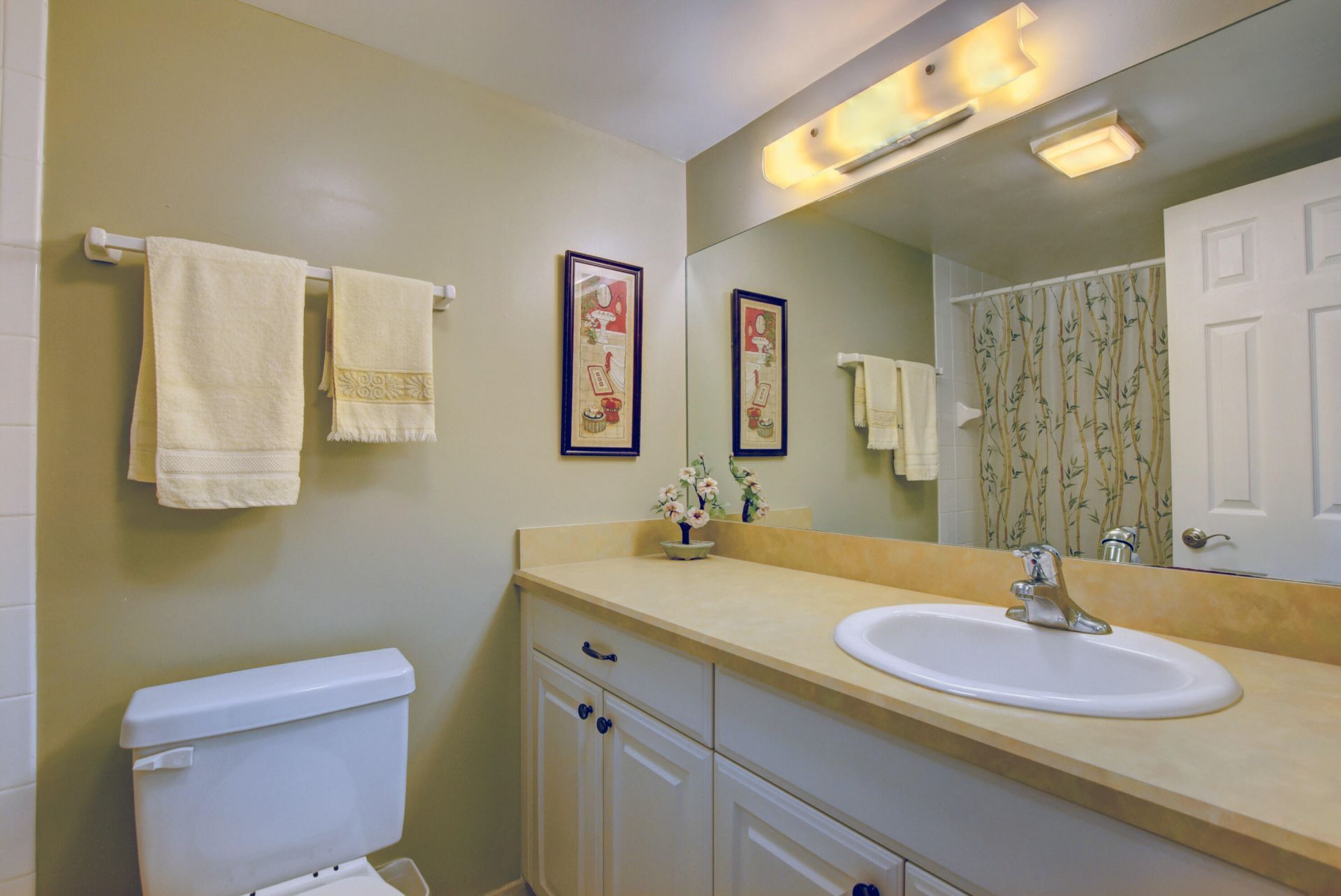 29 Colonial Club Drive, Unit 202, Boynton Beach, FL 33435 Photo