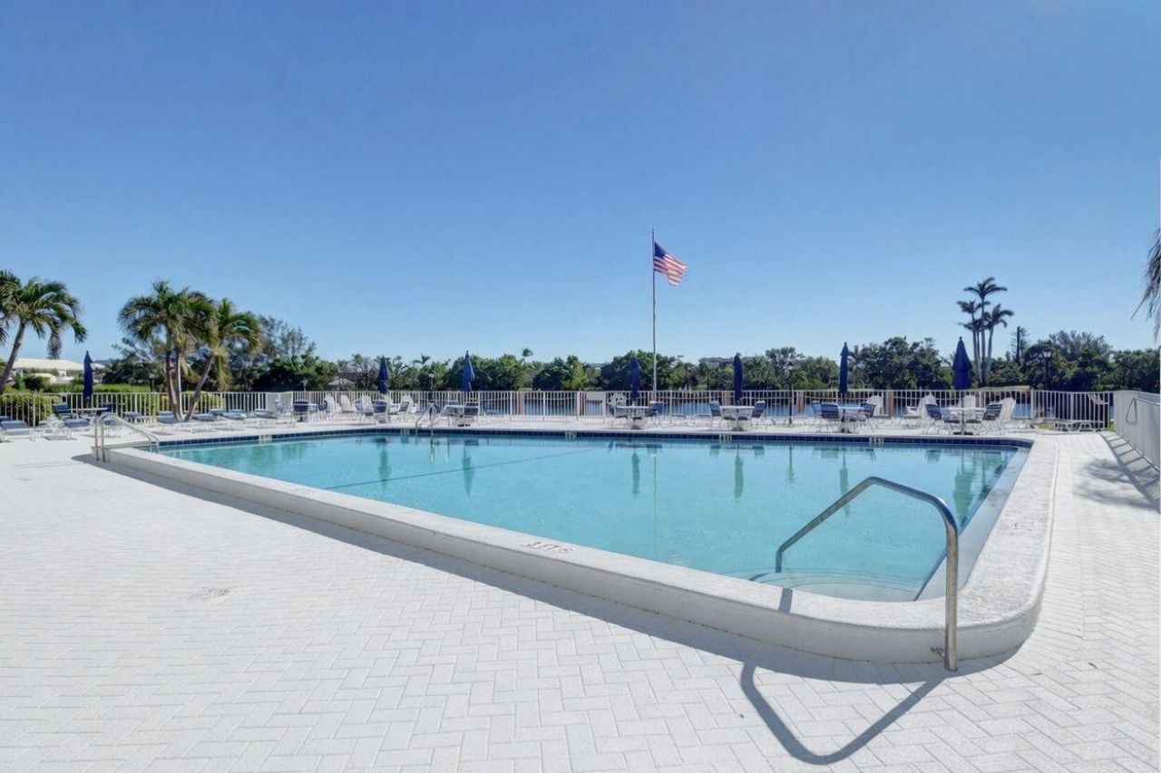 29 Colonial Club Drive, Unit 202, Boynton Beach, FL 33435 Photo