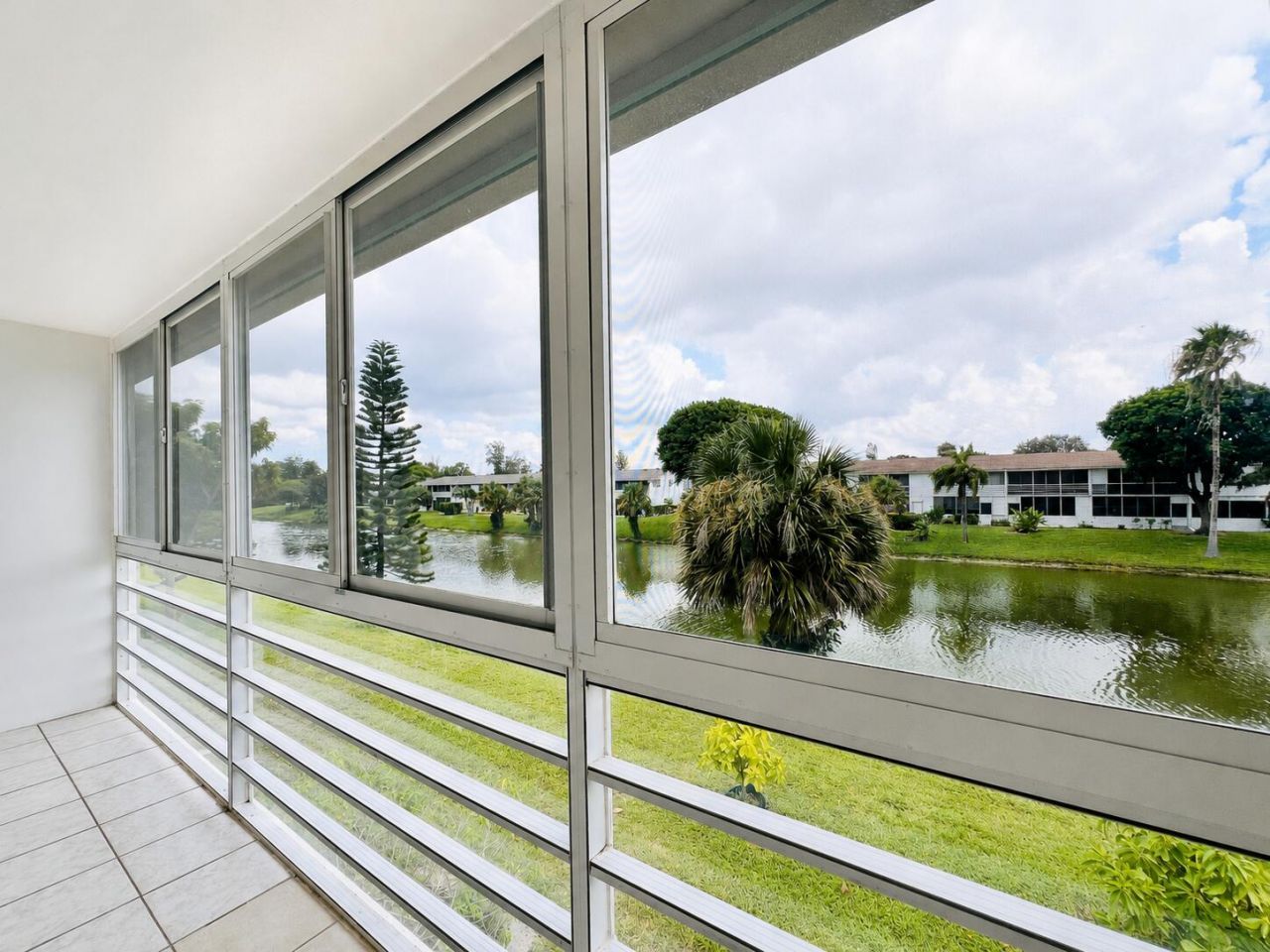 131 Camden F, West Palm Beach, FL 33417 Photo