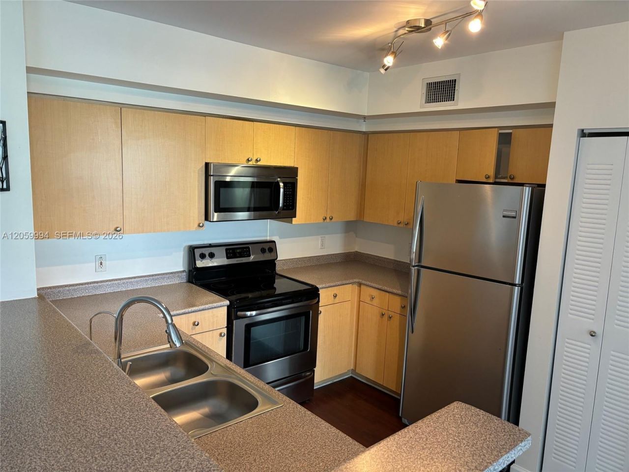 1919 Van Buren St , Unit 414A, Hollywood, FL 33020 Photo