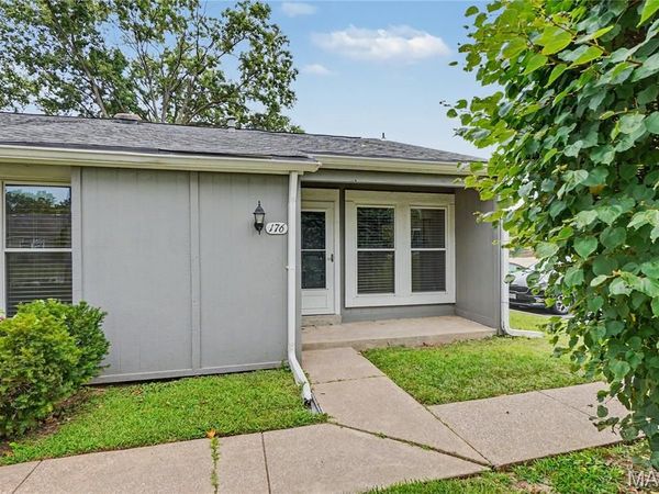 176 Harbor View Drive, Lake St Louis, MO 63367