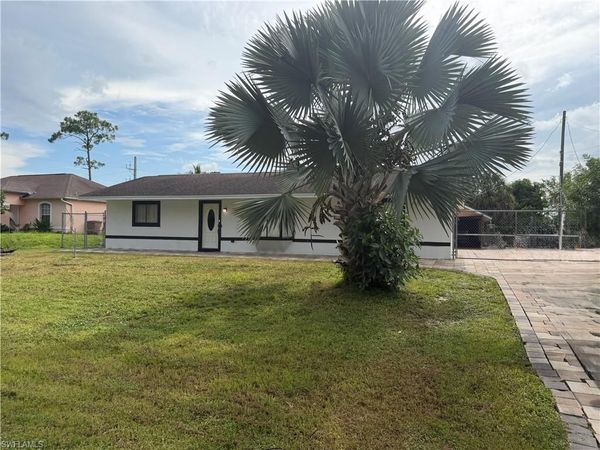 209 Felix AVE N, LEHIGH ACRES, FL 33971