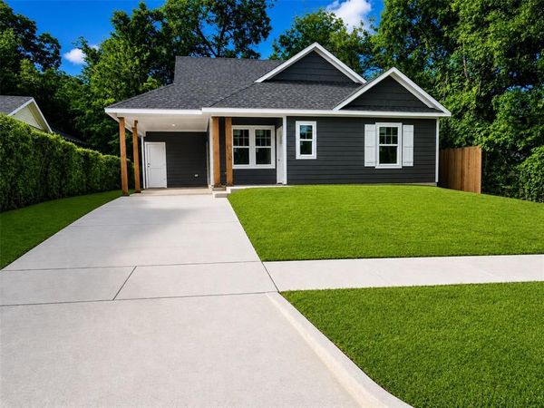 605 W Walker Street , Denison, TX 75020