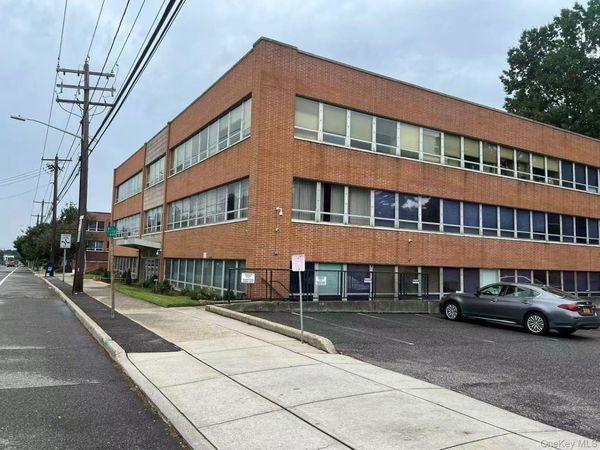445 Northern Boulevard , Great Neck, NY 11021