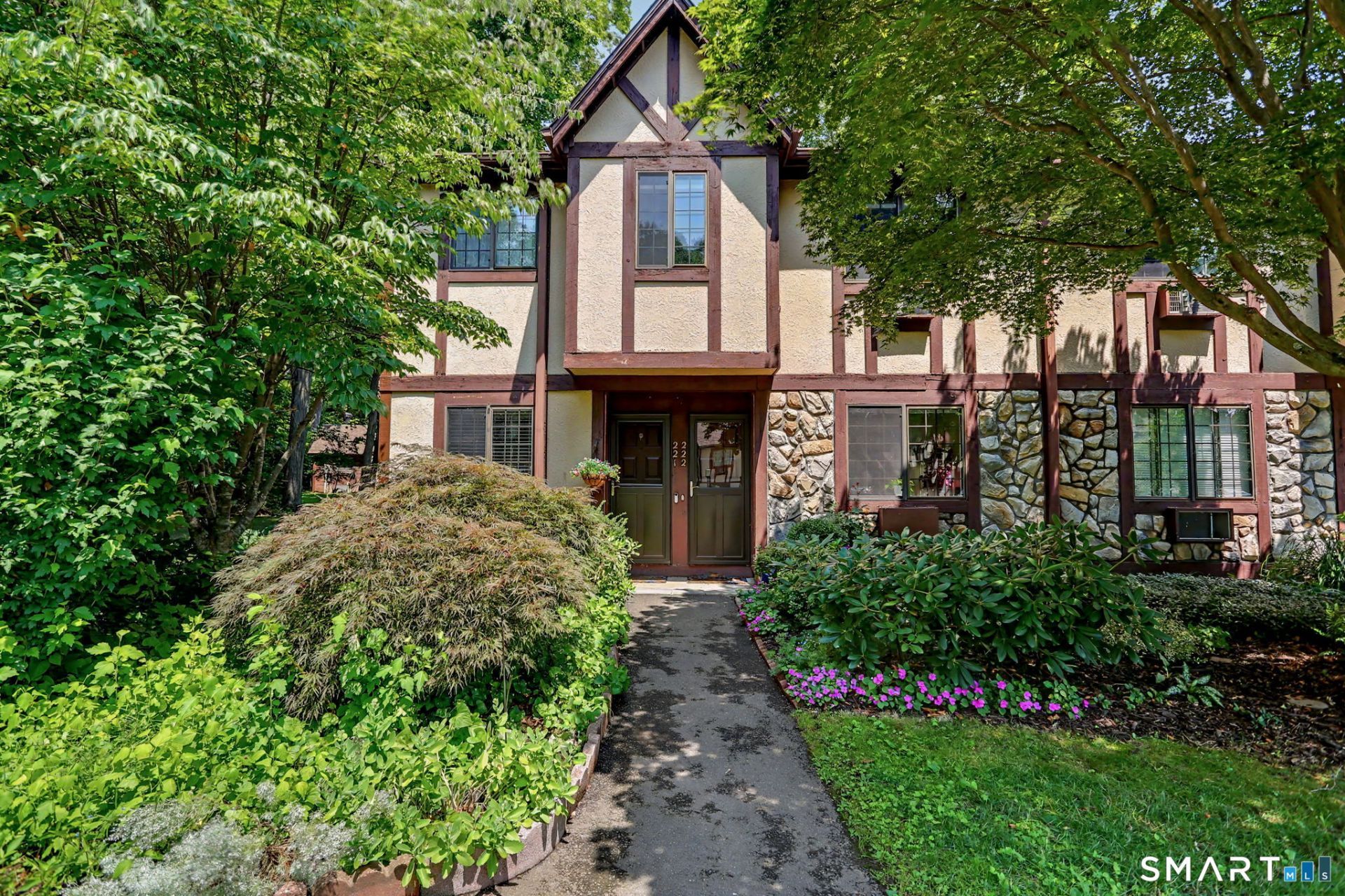 221 Foxwood, Unit 221, Milford, CT 06460 Main Photo