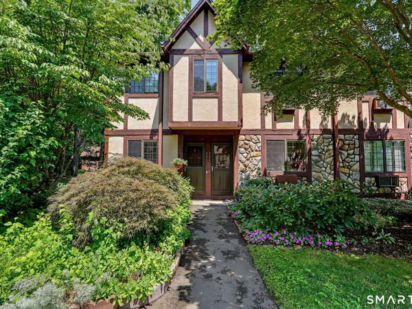 221 Foxwood, Unit 221, Milford, CT 06460