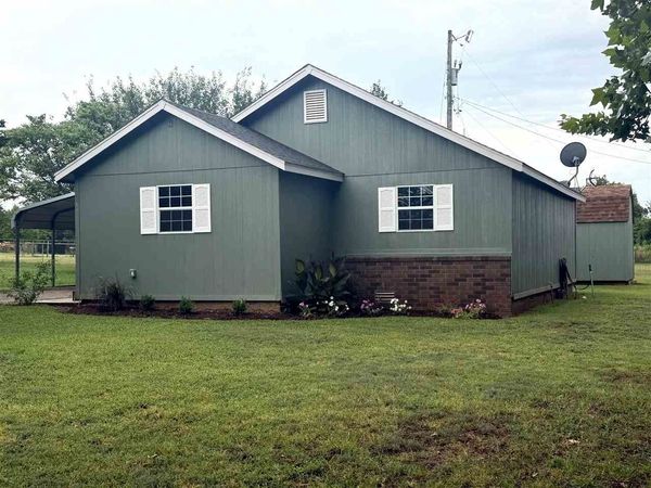 205 & 207 E Central Street, Carney, OK 00000