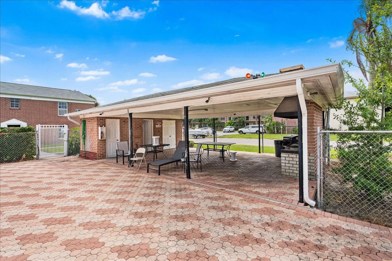 1275 85th Avenue, Unit 1275B, Saint Petersburg, FL 33702 Photo