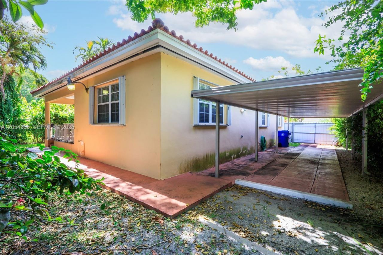 3640 SW 16th St , Miami, FL 33145 Photo