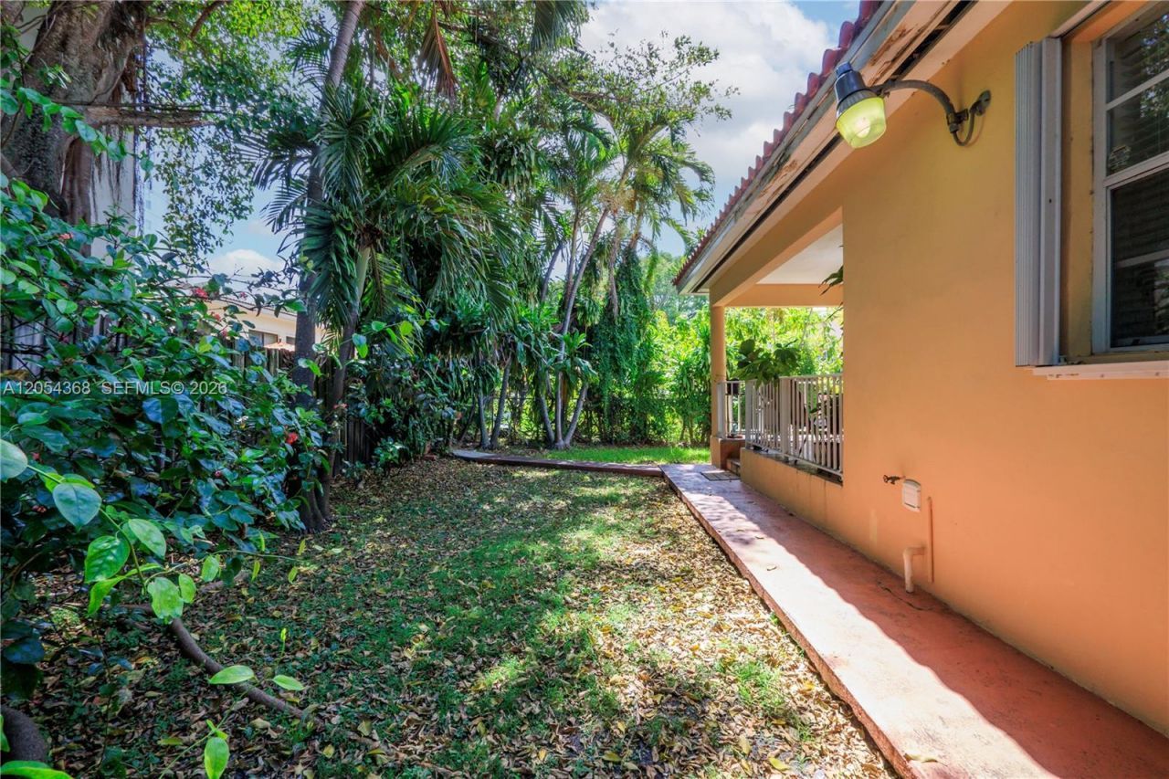 3640 SW 16th St , Miami, FL 33145 Photo