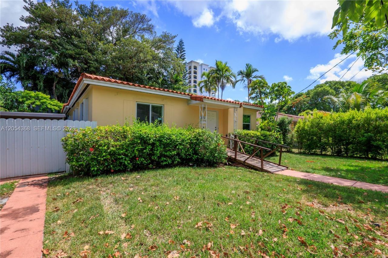 3640 SW 16th St , Miami, FL 33145 Photo