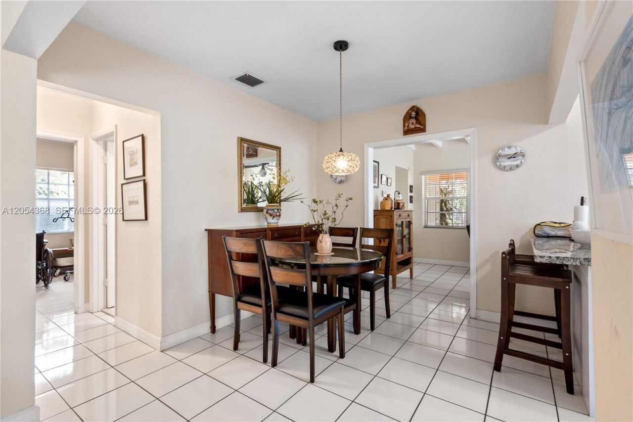 3640 SW 16th St , Miami, FL 33145 Photo