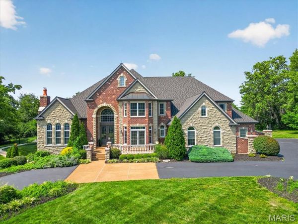 33 Chapel Hill Estates, St Louis, MO 63131