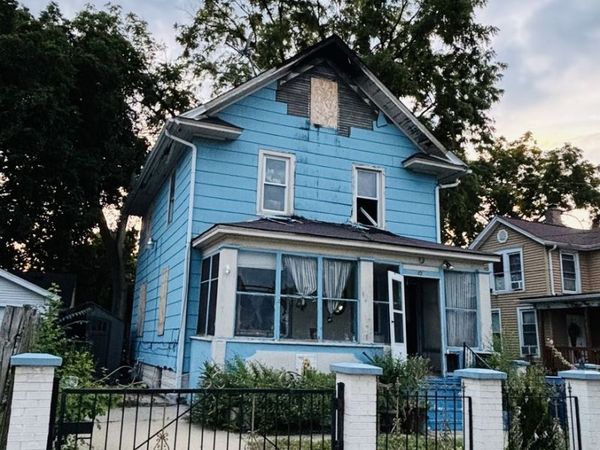 108 N Union Street , Aurora, IL 60505