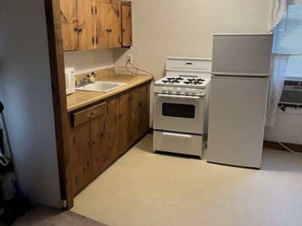 1368 Plymouth Ave, Unit 3, Fall River, MA 02720