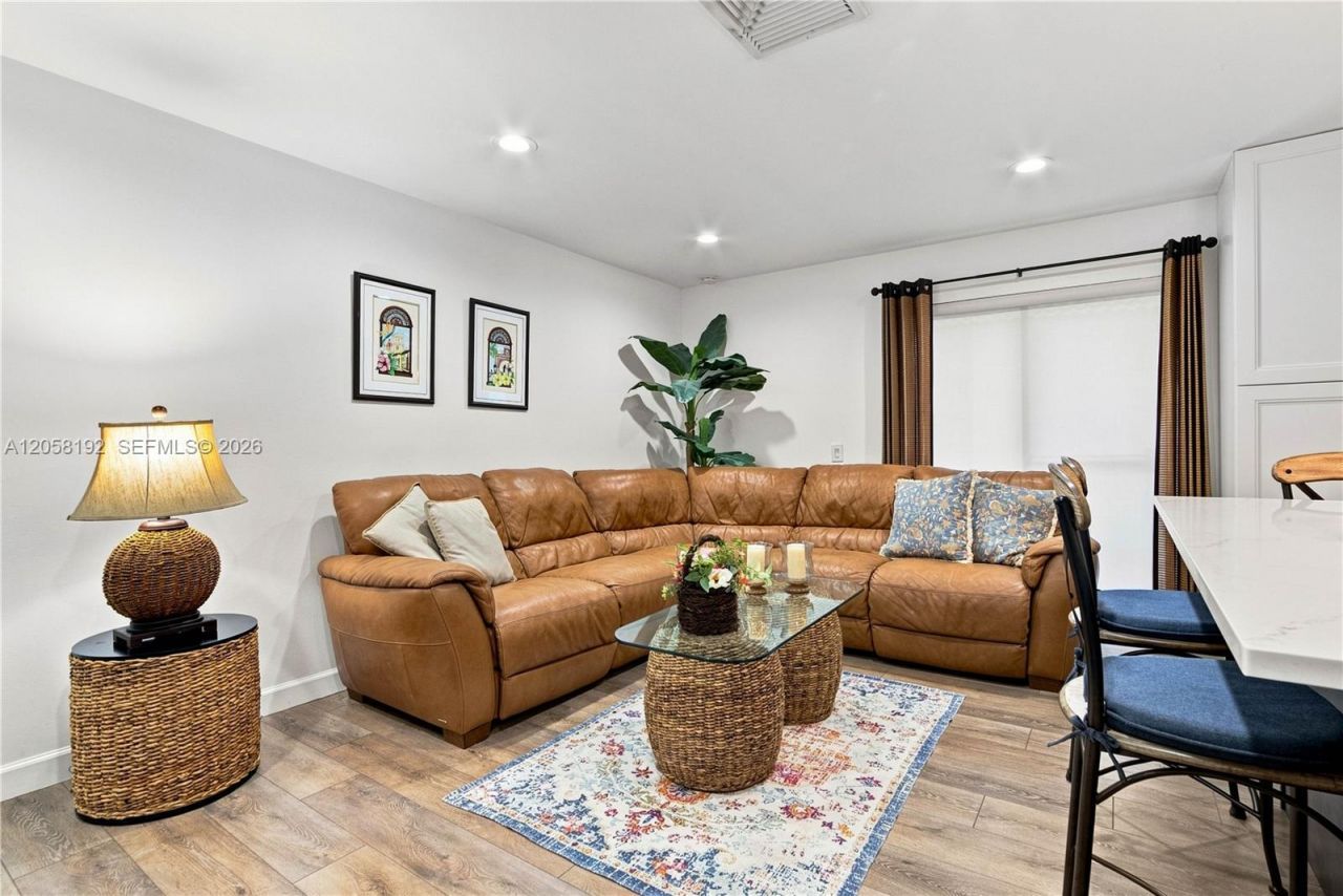 2083 Montpeliar, Weston, FL 33326 Photo