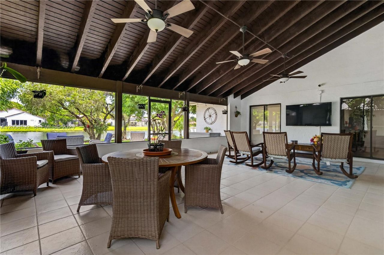 2083 Montpeliar, Weston, FL 33326 Photo