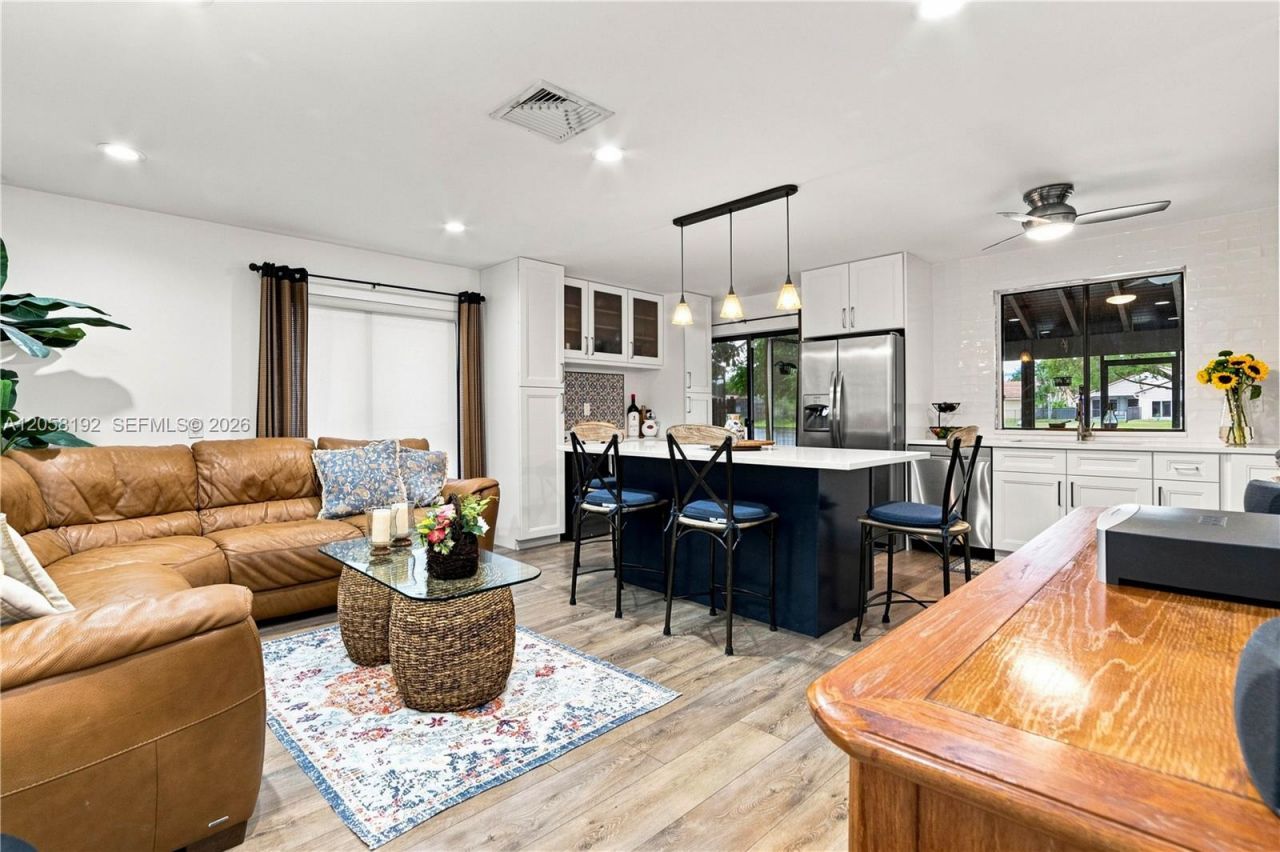 2083 Montpeliar, Weston, FL 33326 Photo