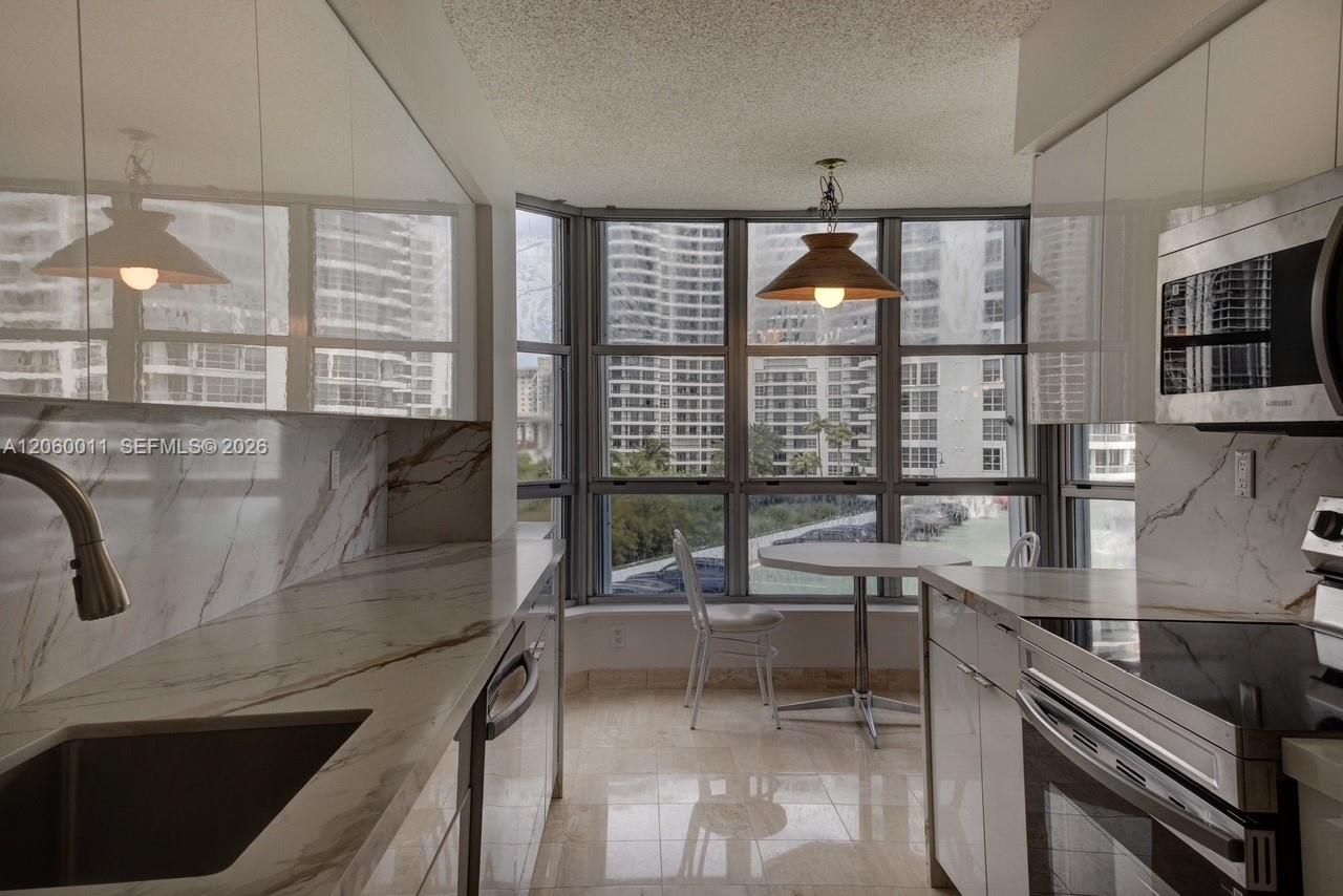 3600 Mystic Pointe Dr , Unit 613, Aventura, FL 33180 Photo