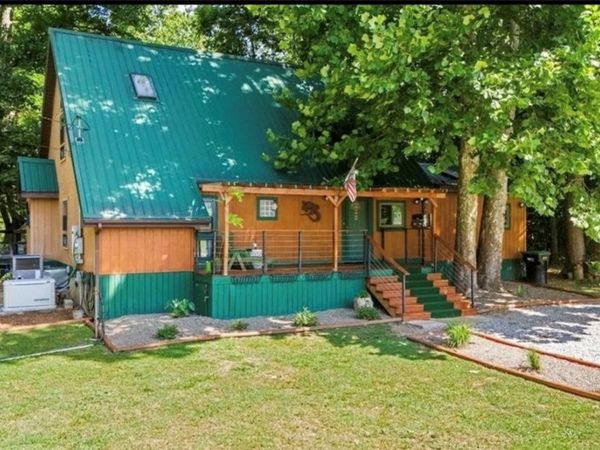 2854 Wells Lock Road, Elizabeth, WV 26143
