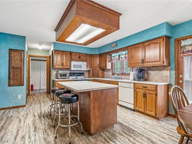 6385 Harbor Drive NW, Canton, OH 44718 Photo 13