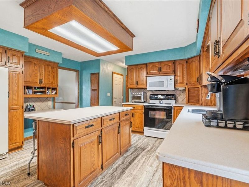 6385 Harbor Drive NW, Canton, OH 44718 Photo 14