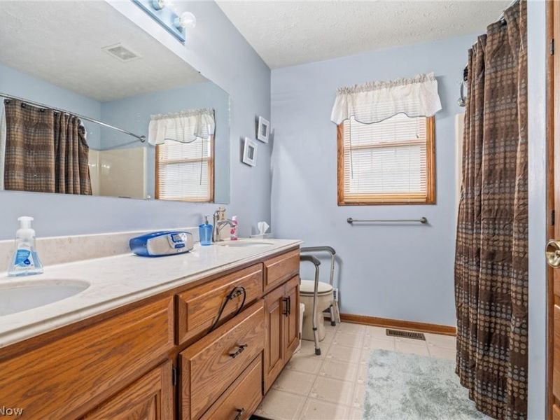 6385 Harbor Drive NW, Canton, OH 44718 Photo 22