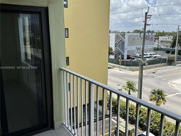 2046 W Flagler St , Unit 409, Miami, FL 33135
