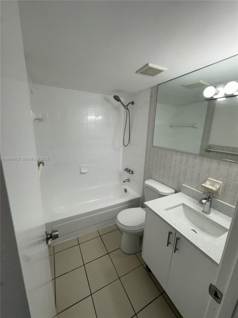 2046 W Flagler St , Unit 409, Miami, FL 33135 Photo