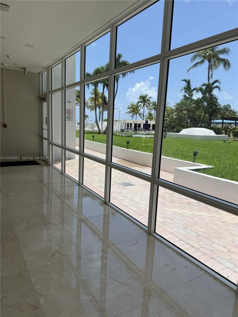 5005 Collins Ave, Unit C2, Miami Beach, FL 33140 Photo