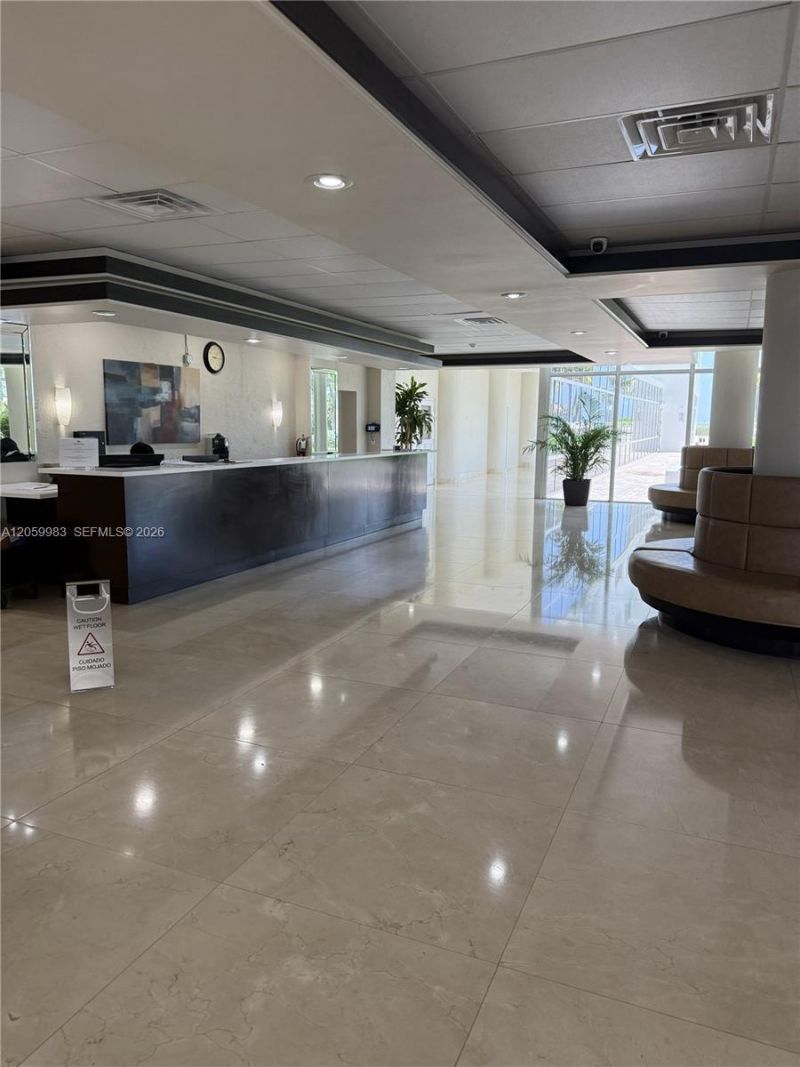 5005 Collins Ave, Unit C2, Miami Beach, FL 33140 Photo