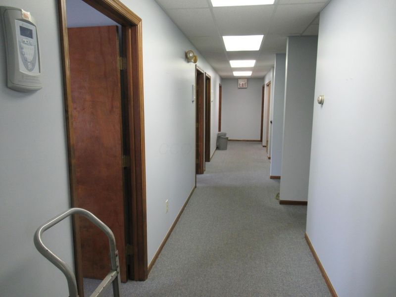6035 Cleveland Avenue , Unit G, Columbus, OH 43231 Photo 4